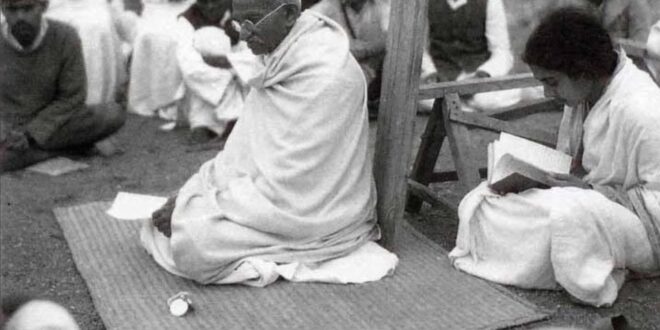 Image of Mahatma Gandhi during a prayer meeting